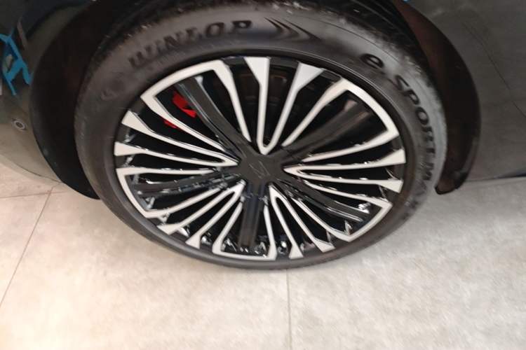 Used Avatr 12 2025 Ultra Extended-Range Edition Right Rear Wheel Hub