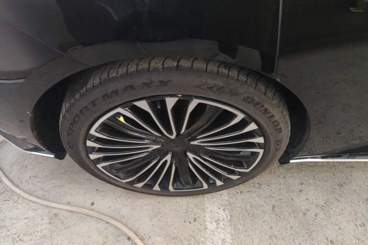 Used Avatr 12 2025 Updated Ultra All-Electric Four-Wheel Drive Right Rear Wheel Hub