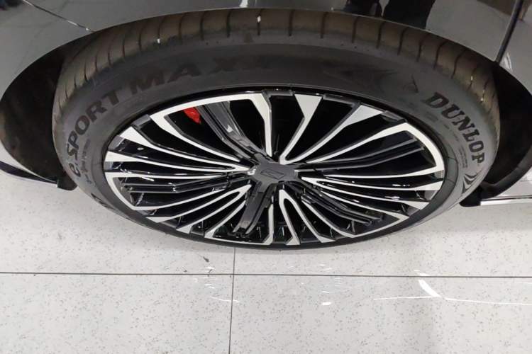 Used Avatr 12 2025 Updated Ultra All-Electric Four-Wheel Drive Right Rear Wheel Hub