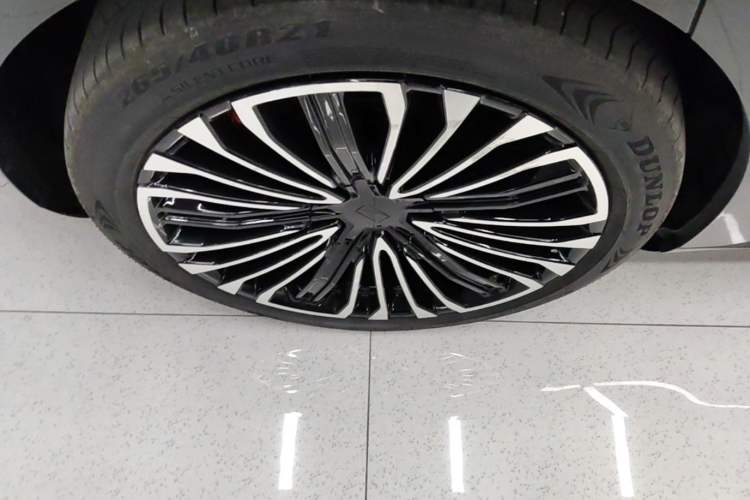 Used Avatr 12 2025 Ultra Extended-Range Edition Right Rear Wheel Hub