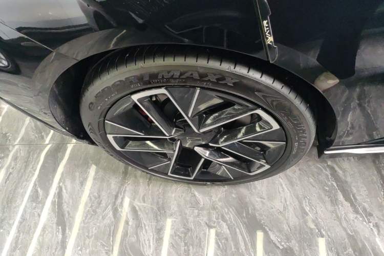 Used Avatr 12 2025 Max All-Electric Version Right Rear Wheel Hub