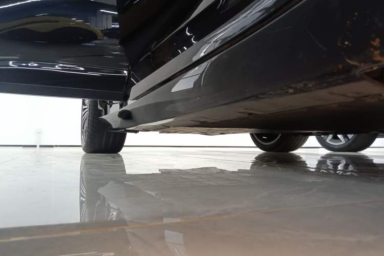 Used Avatr 12 2025 Ultra Extended-Range Edition Right Side Sill