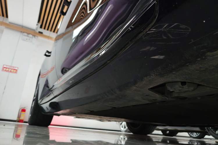 Used Avatr 12 2025 Max Extended-Range Edition Right Side Sill