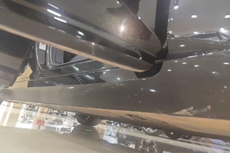 Used Avatr 12 2025 Ultra Extended-Range Edition Right Side Sill