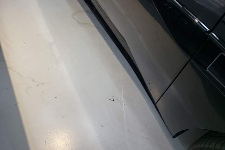 Used Avatr 12 2025 Updated Ultra All-Electric Four-Wheel Drive Right Side Sill