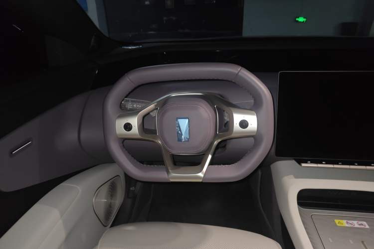 Used Avatr 12 2025 Max All-Electric Version Steering Wheel