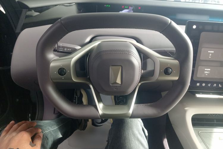 Used Avatr 12 2025 Max Extended-Range Edition Steering Wheel