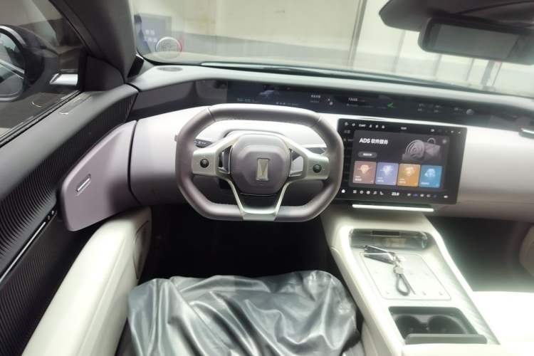 Used Avatr 12 2025 Max Extended-Range Edition Steering Wheel