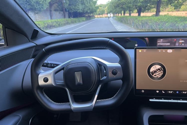 Used Avatr 12 2025 Ultra Extended-Range Edition Steering Wheel