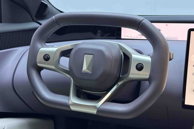 Used Avatr 12 2025 Ultra Extended-Range Edition Steering Wheel