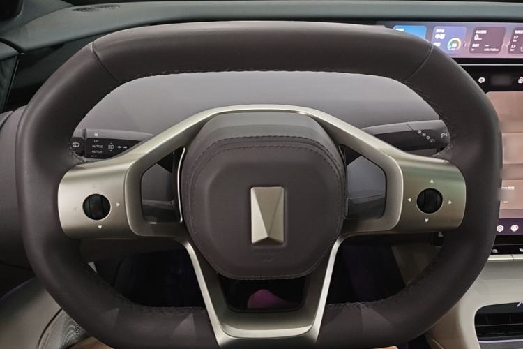 Used Avatr 12 2025 Max Extended-Range Edition Steering Wheel