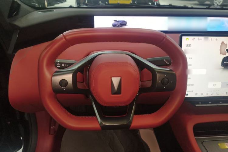 Used Avatr 12 2025 Refresh Master All-Electric Four-Wheel Drive Steering Wheel