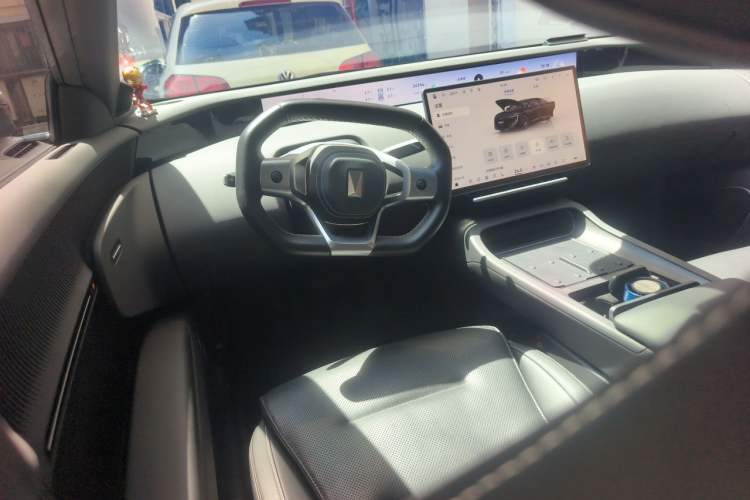 Used Avatr 12 2025 Max Extended-Range Edition Steering Wheel