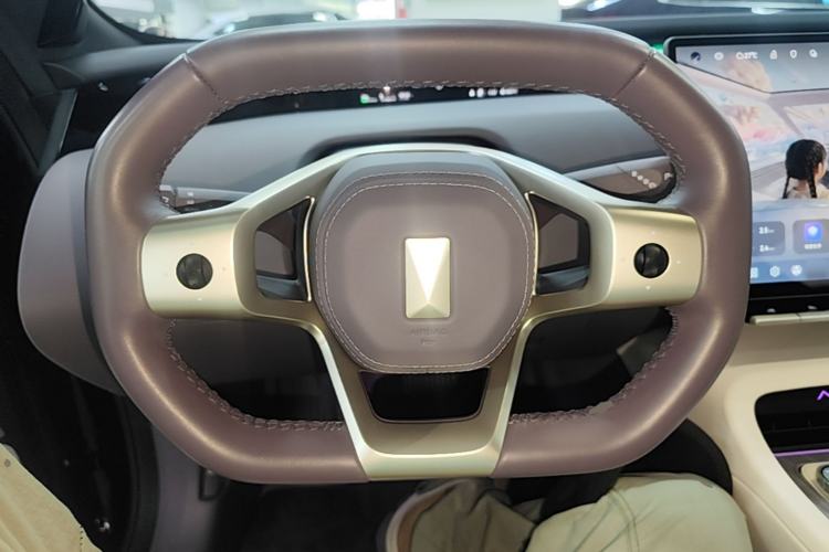 Used Avatr 12 2025 Updated Ultra All-Electric Four-Wheel Drive Steering Wheel