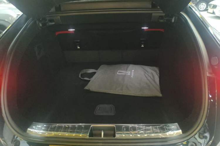 Used Avatr 12 2025 Refresh Master All-Electric Four-Wheel Drive Trunk