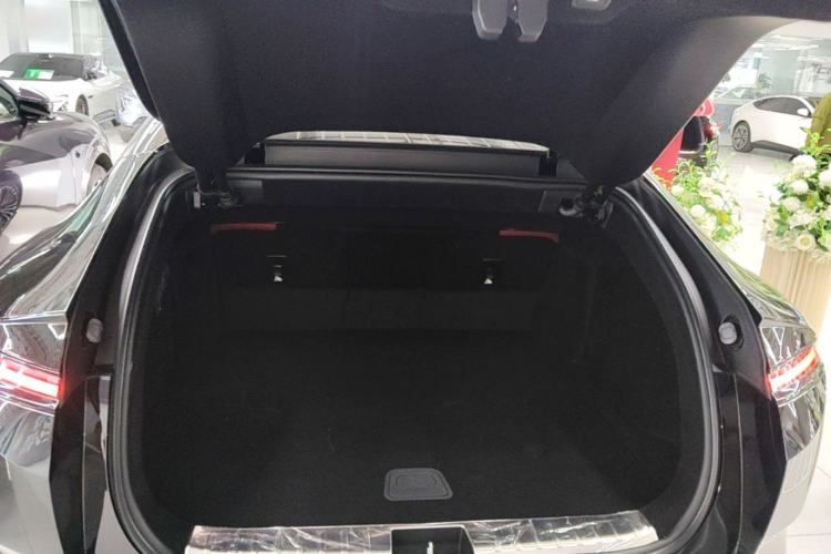 Used Avatr 12 2025 Updated Ultra All-Electric Four-Wheel Drive Trunk