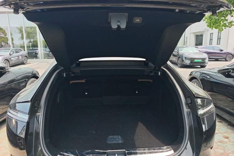 Used Avatr 12 2025 Master All-Electric Four-Wheel Drive Trunk
