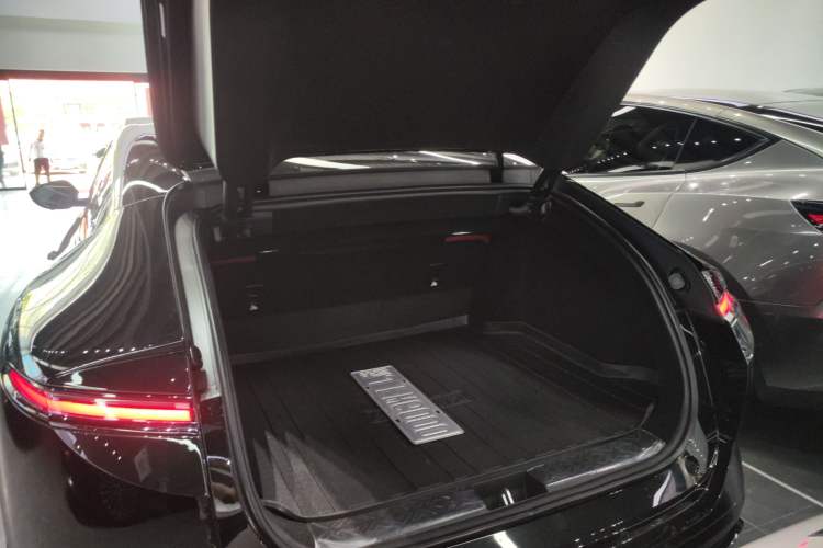 Used Avatr 12 2025 Refresh Max Extended-Range Version Trunk