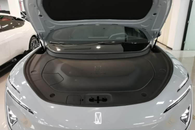 Used Avatr 12 2025 Ultra Extended-Range Edition Engine Bay