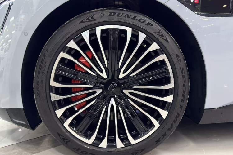 Used Avatr 12 2025 Ultra Extended-Range Edition Exterior 6