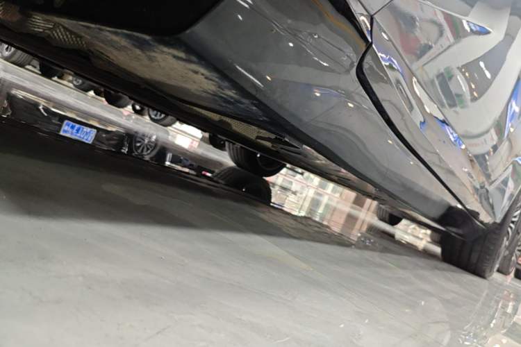 Used Avatr 12 2025 Ultra Extended-Range Edition Left Side Sill