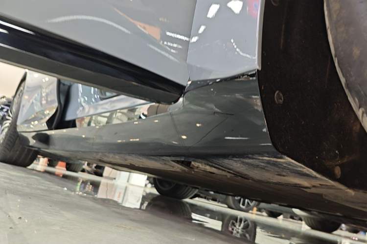 Used Avatr 12 2025 Ultra Extended-Range Edition Right Side Sill