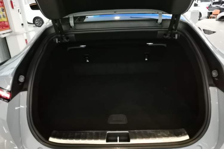 Used Avatr 12 2025 Ultra Extended-Range Edition Trunk