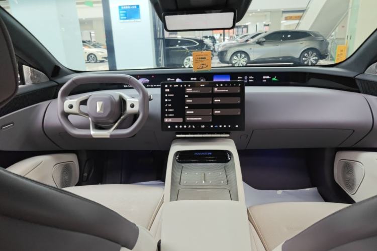 Used Avatr 12 2025 Ultra Extended-Range Edition Center Console
