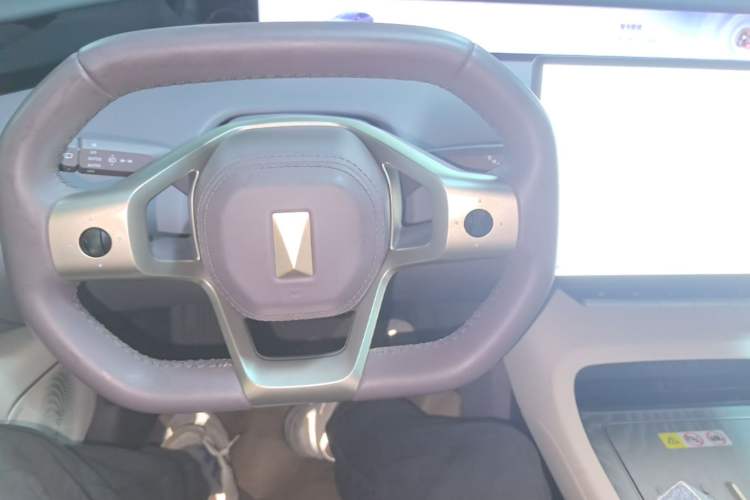 Used Avatr 12 2025 Ultra Extended-Range Edition Center Console