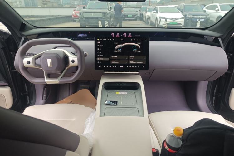 Used Avatr 12 2025 Ultra Extended-Range Edition Center Console