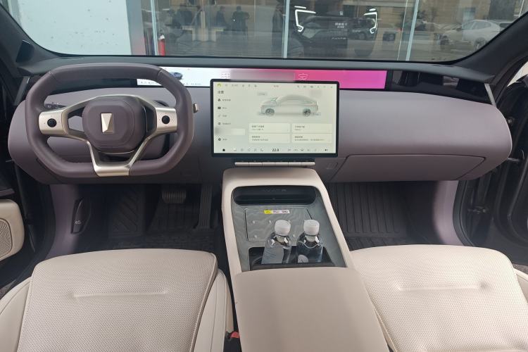 Used Avatr 12 2025 Ultra Extended-Range Edition Center Console