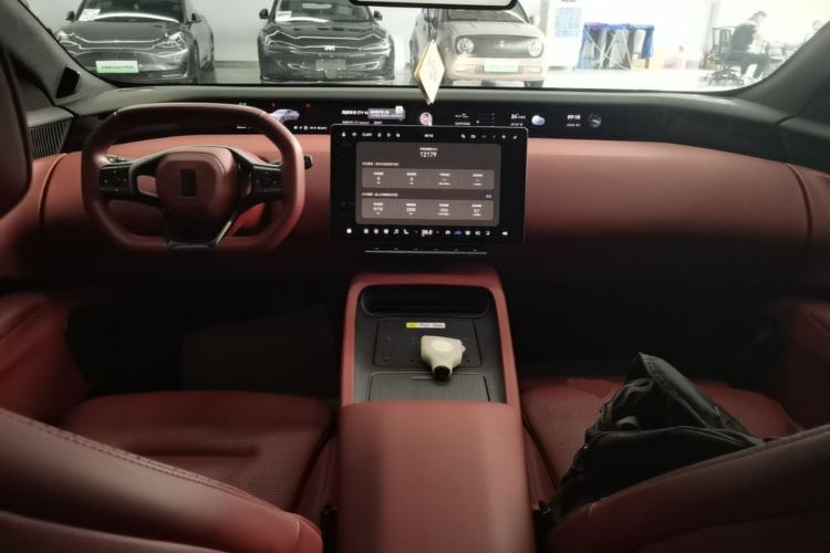 Used Avatr 12 2025 Year Updated Ultra Extended-Range Version Center Console