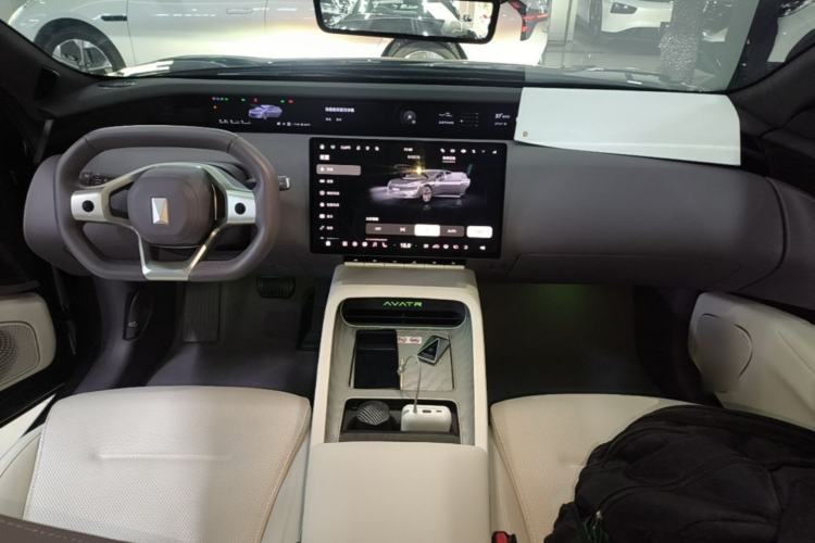 Used Avatr 12 2025 Ultra Extended-Range Edition Center Console