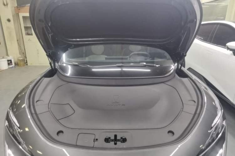 Used Avatr 12 2025 Ultra Extended-Range Edition Engine Bay