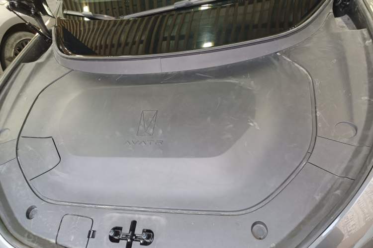 Used Avatr 12 2025 Year Updated Ultra Extended-Range Version Engine Bay