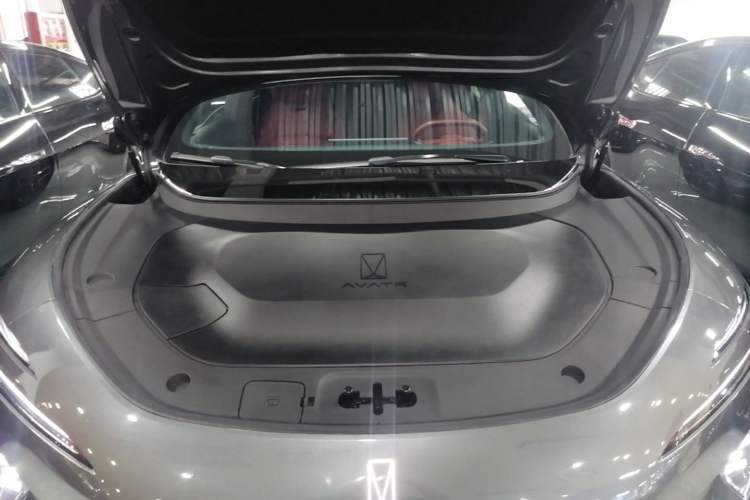 Used Avatr 12 2025 Year Updated Ultra Extended-Range Version Engine Bay
