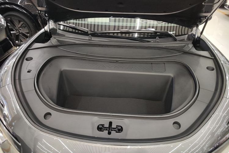 Used Avatr 12 2025 Updated Ultra All-Electric Four-Wheel Drive Engine Bay