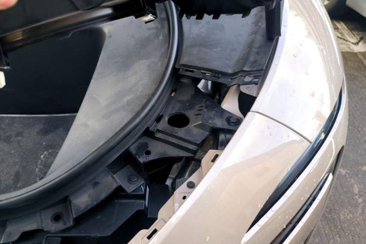 Used Avatr 12 2025 Updated Ultra All-Electric Four-Wheel Drive Engine Bay Left