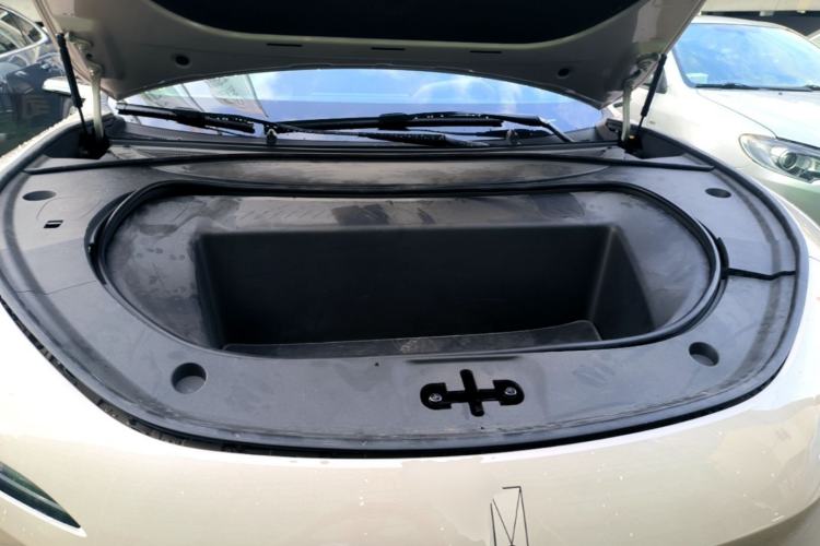 Used Avatr 12 2025 Updated Ultra All-Electric Four-Wheel Drive Engine Bay