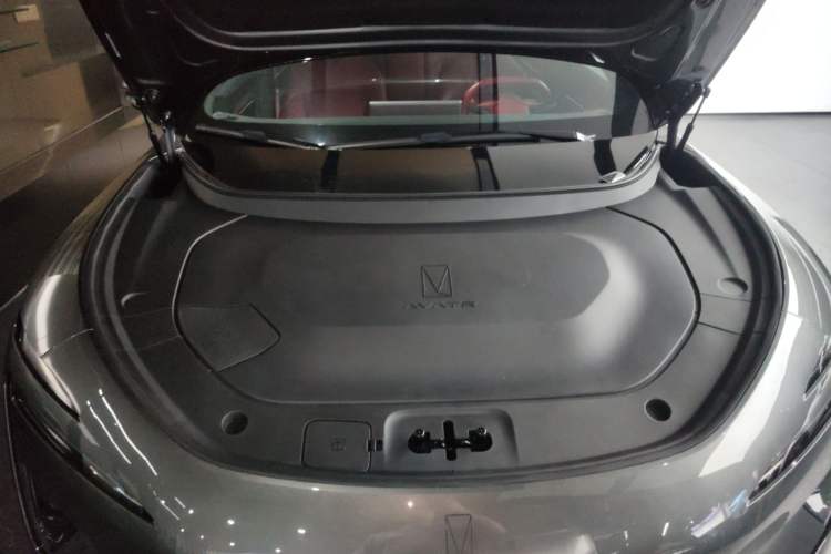 Used Avatr 12 2025 Year Updated Ultra Extended-Range Version Engine Bay