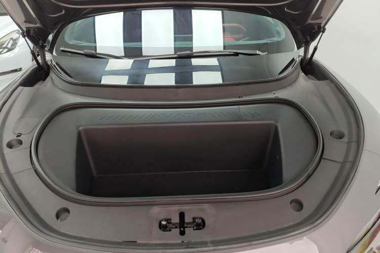 Used Avatr 12 2025 Updated Ultra All-Electric Four-Wheel Drive Engine Bay