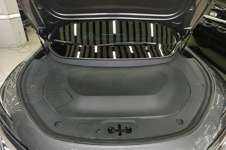 Used Avatr 12 2025 Ultra Extended-Range Edition Engine Bay