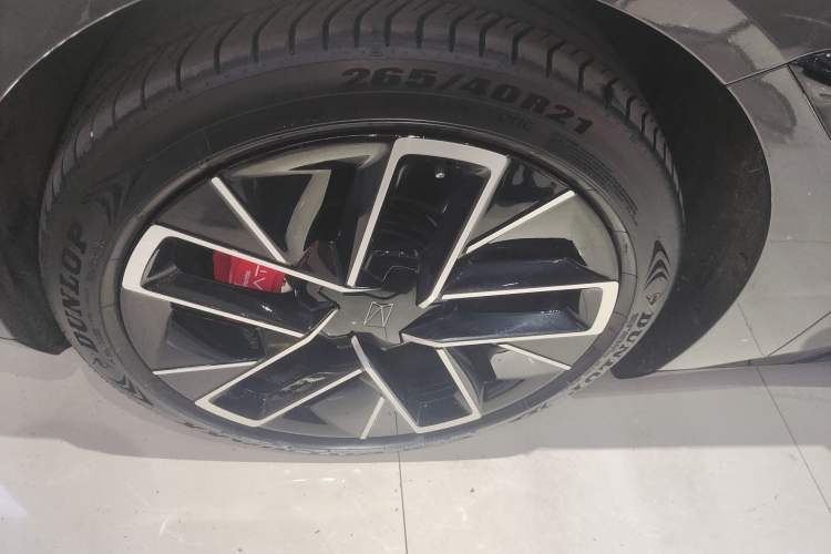 Used Avatr 12 2025 Ultra Extended-Range Edition Exterior 4