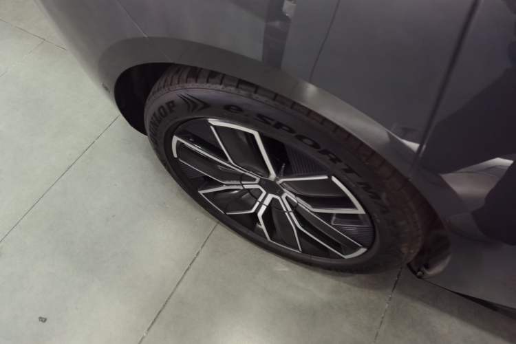 Used Avatr 12 2025 Max Extended-Range Edition Exterior 5
