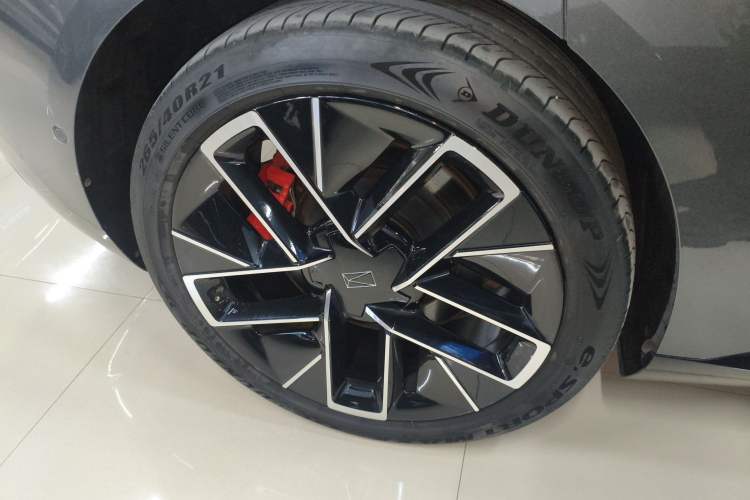 Used Avatr 12 2025 Ultra Extended-Range Edition Exterior 5