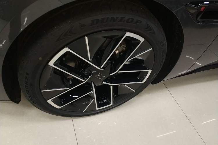 Used Avatr 12 2025 Max All-Electric Version Exterior 7