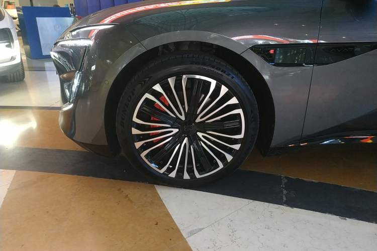 Used Avatr 12 2025 Ultra Extended-Range Edition Exterior 7