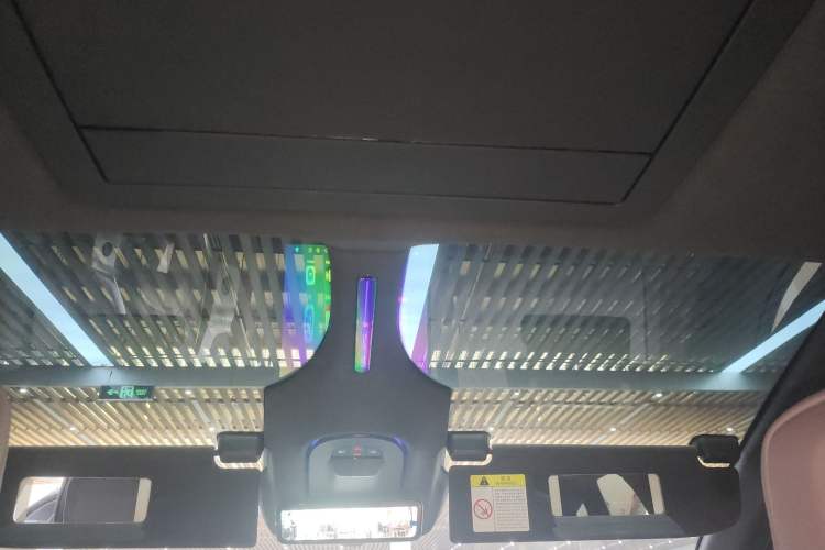 Used Avatr 12 2025 Ultra Extended-Range Edition Headliner