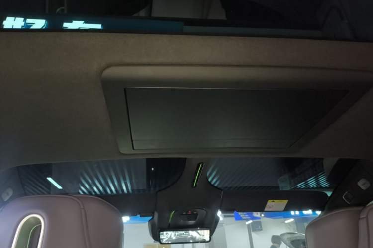 Used Avatr 12 2025 Ultra Extended-Range Edition Headliner