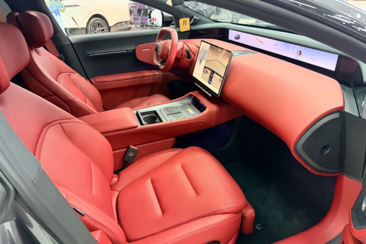 Used Avatr 12 2025 Year Updated Ultra Extended-Range Version Interior 4